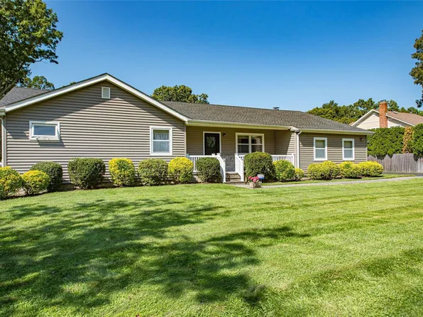 4 Oshea Lane, Saint James, NY 11780