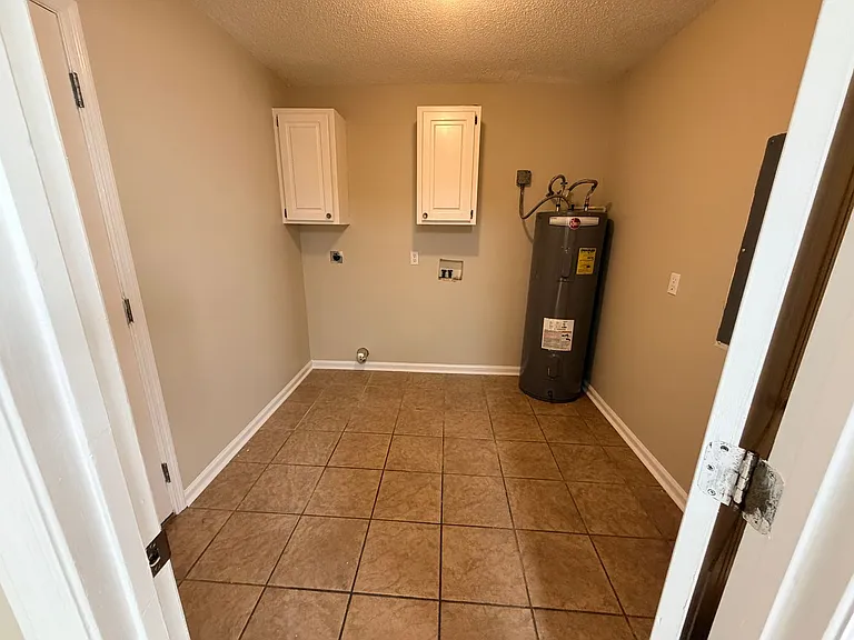 4104 Bridle Ridge Dr — Photo 12