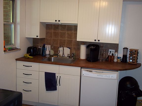 4th image of 813 Killarney Dr