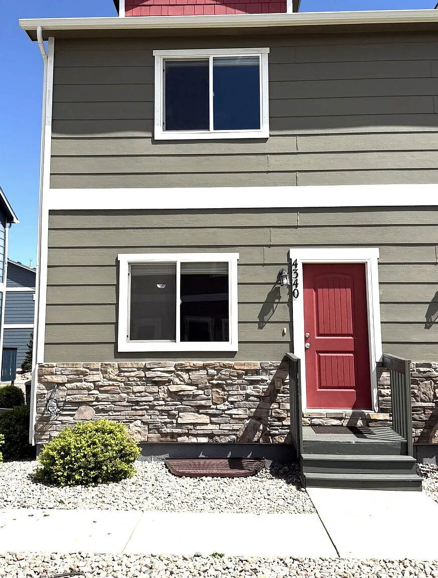 2 bed, 3.5 bath, 1552 sqft, $1,850 — Photo 1