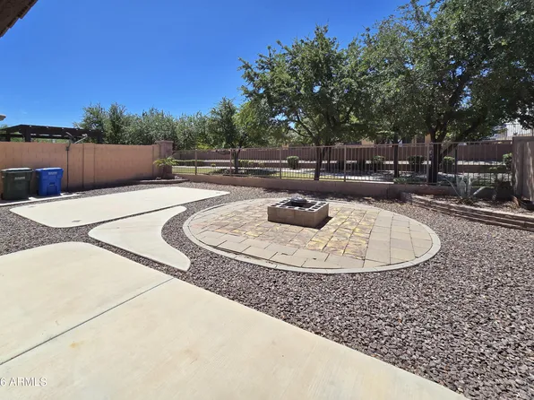 3853 E Branham Ln, Phoenix, AZ 85042