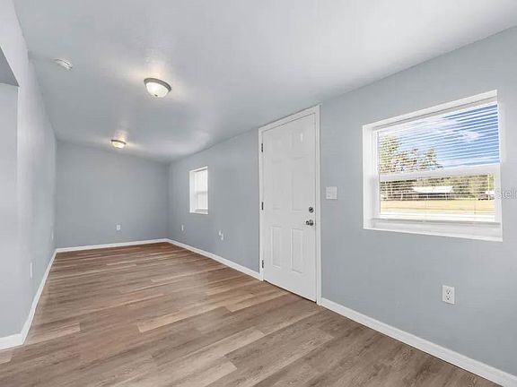 4th image of 515 S CHARLESTON AVENUE