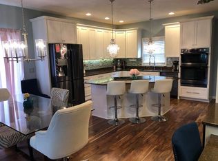 2592 19th Ave E, North Saint Paul, MN 55109