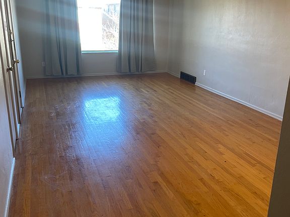 5th image of 7332 Hampshire Dr