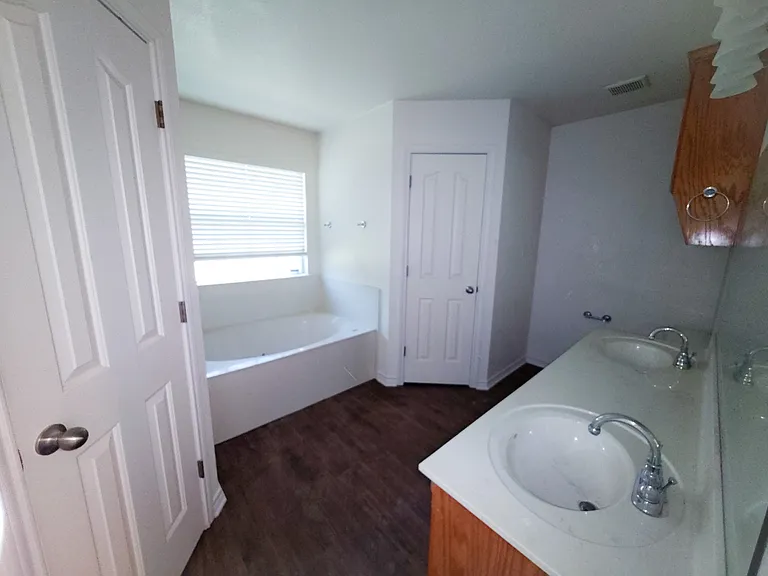 5617 Cobalt Ln — Photo 9