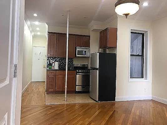 2nd image of 433 Rogers Ave APT 1L