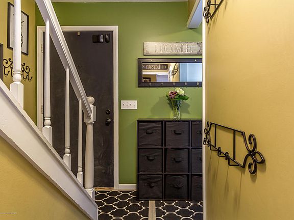 4th image of 692 Moorland Dr #10