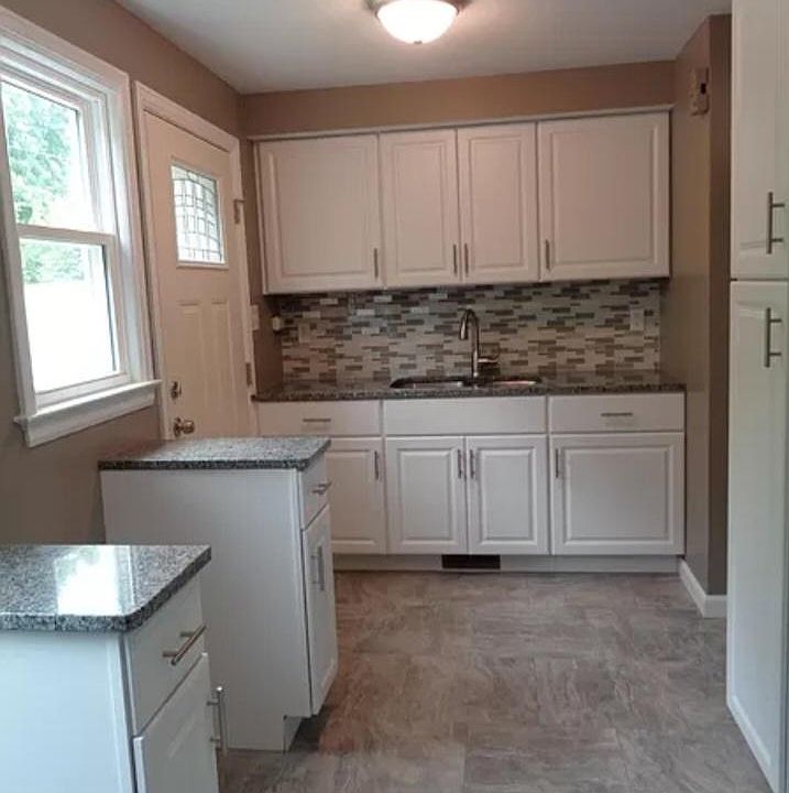 1st image of 82 Montfort Dr #1