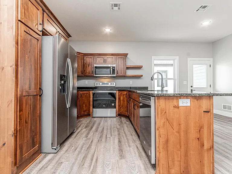 1705 Kenneth Dr — Photo 22