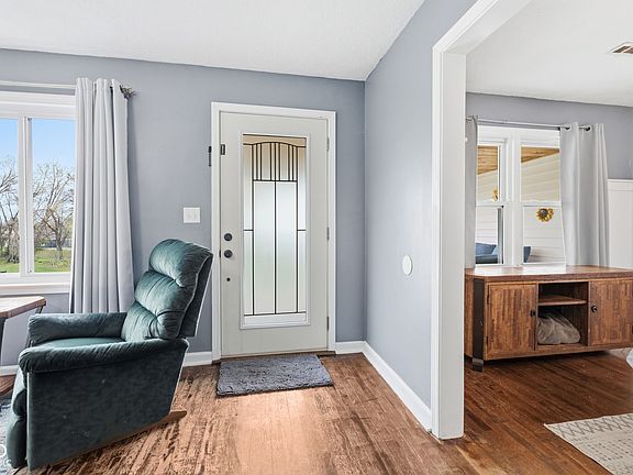 4th image of 444 Western Dr