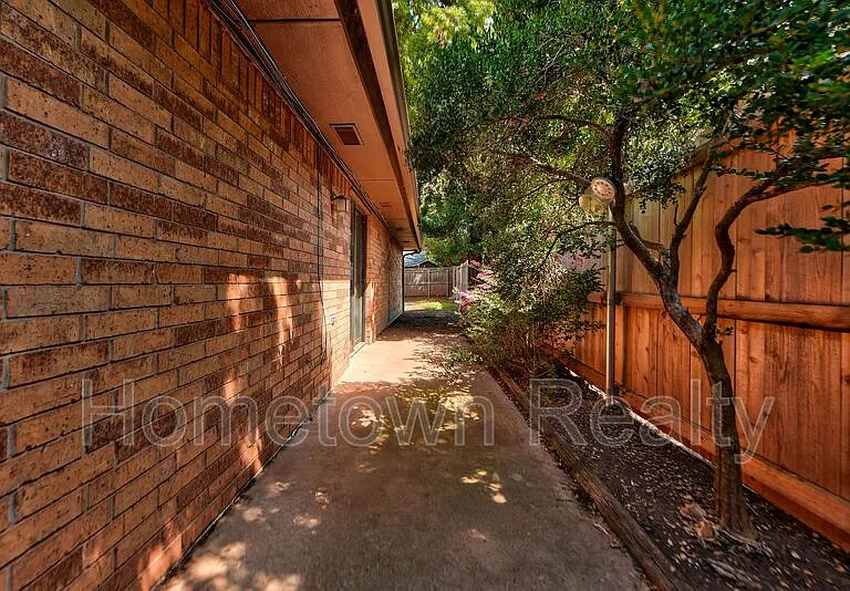 1713 Hillcrest Dr — Photo 28