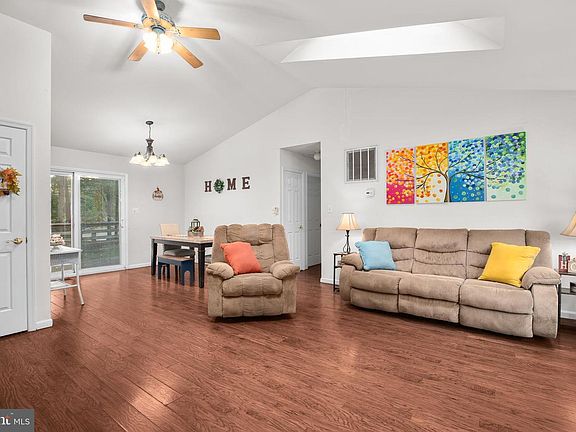 3rd image of 10304 Bayberry Ln