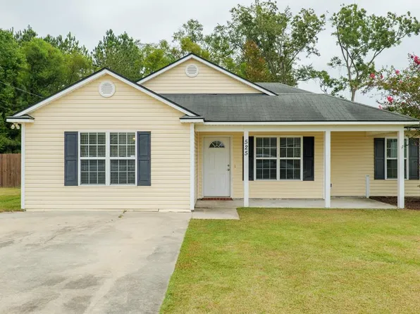 525 Bryson Cir, Hahira, GA 31632