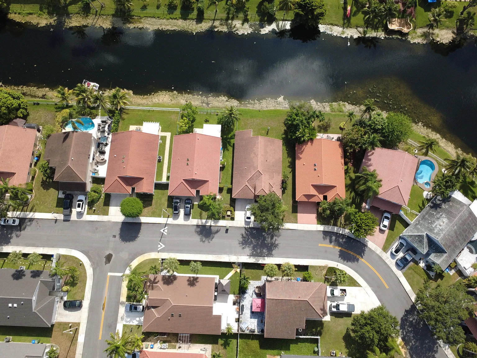 3 bed, 2.0 bath, 1747 sqft, $3,700 — Photo 4
