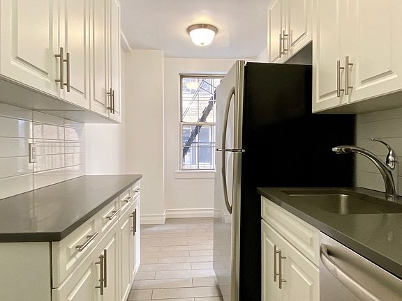 4th image of 698 W End Ave APT 10E