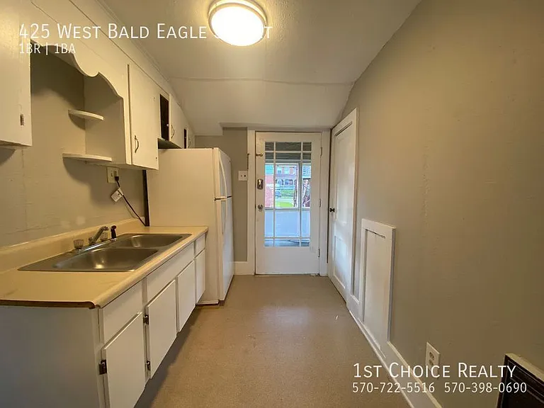 425 W Bald Eagle St — Photo 2