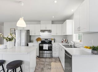 81 Douglas Dr, Bracebridge, ON P1L 0L3