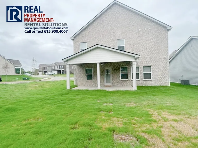 200 Lightwood Dr — Photo 2