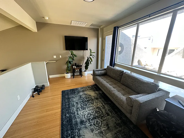 375 Pine St — Photo 18