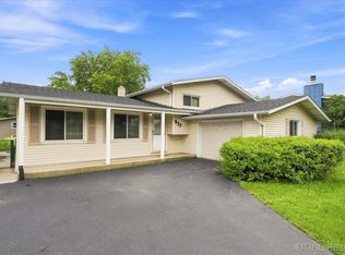 627 Maple Ave, Lisle, IL 60532
