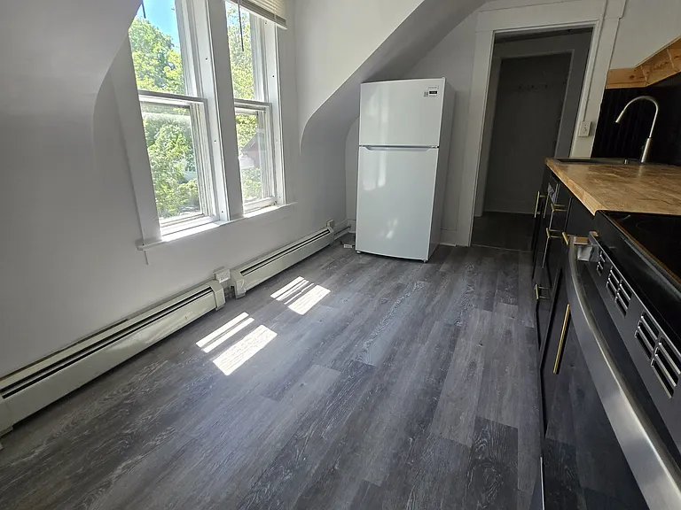 3 Keeble St #B — Photo 6