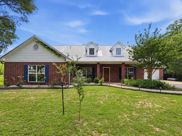 5064 Holleman Dr S, College Station, TX 77845