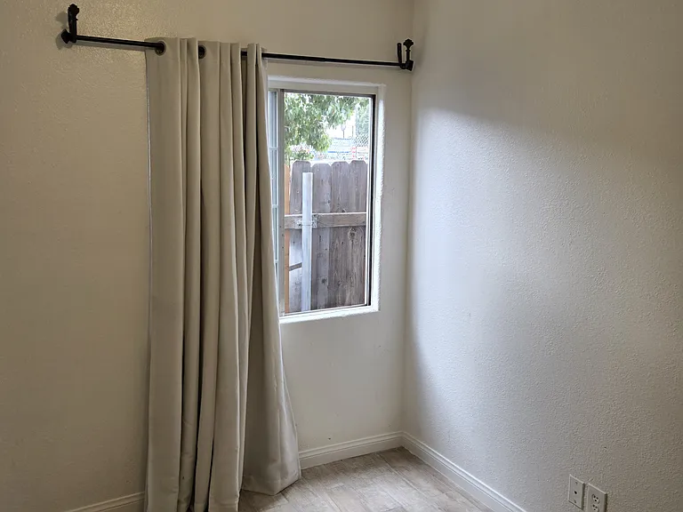 18A E 56th St #18A — Photo 10