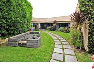 17880 Vicino Way, Pacific Palisades, CA 90272