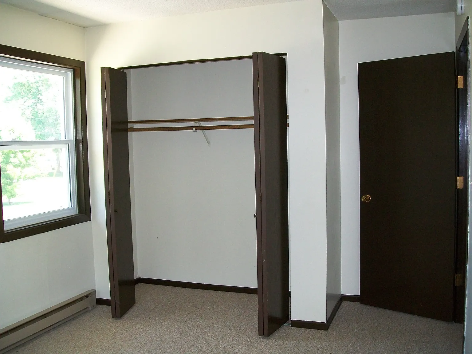 2 bed, 750 sqft, $910 — Photo 3