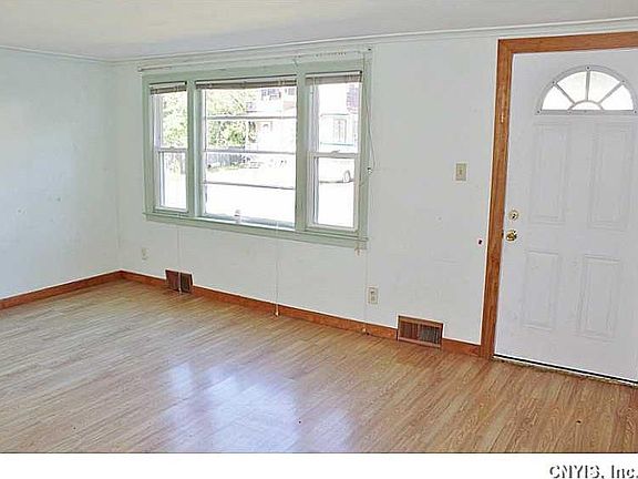 2nd image of 106 Wilkie Pl