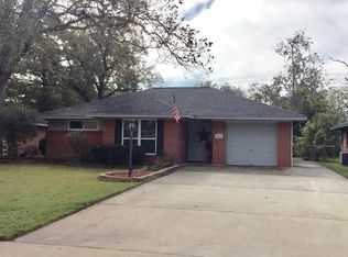 116 Carnation St, Lake Jackson, TX 77566