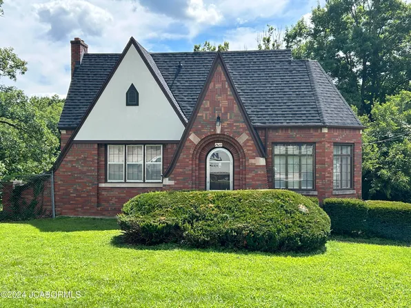 2620 E McCarty St, Jefferson City, MO 65101