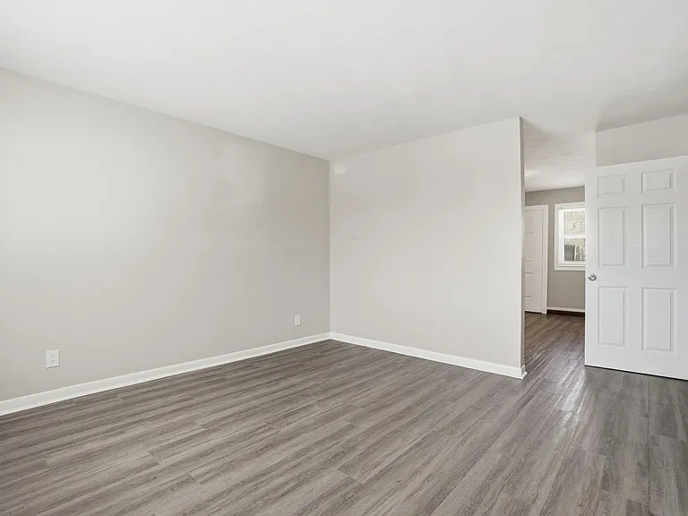 Hickory Creek Apartments — Photo 26