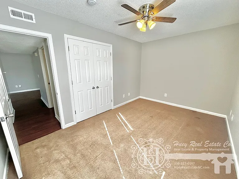 620 E Davis St #A — Photo 11