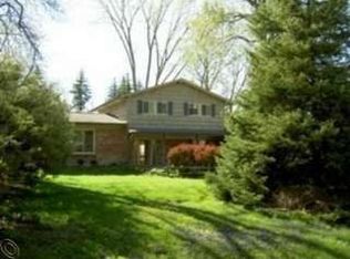 6457 Herbmoor Dr, Troy, MI 48098