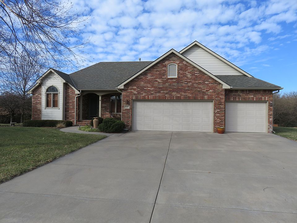 1st image of 3101 N Stoney Brk