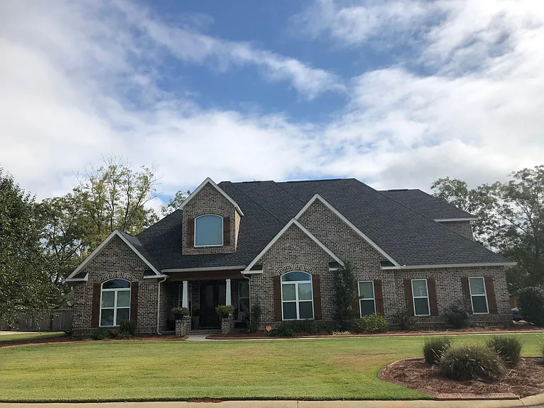 215 Stacy Ln — Photo 3