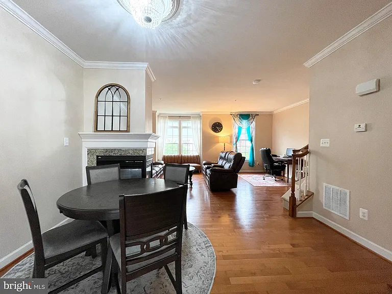9661 Atterbury Ln — Photo 10
