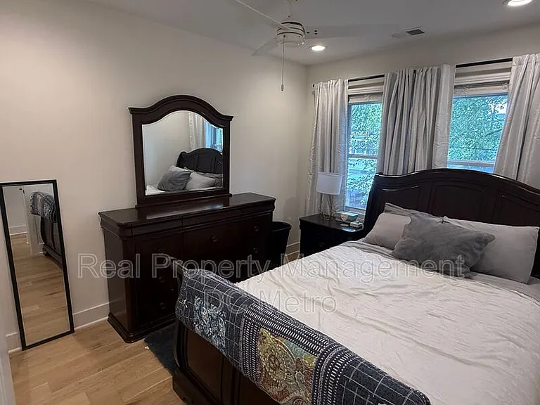 1711 Lang Pl NE — Photo 12