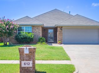612 E Juniper Ln, Mustang, OK 73064