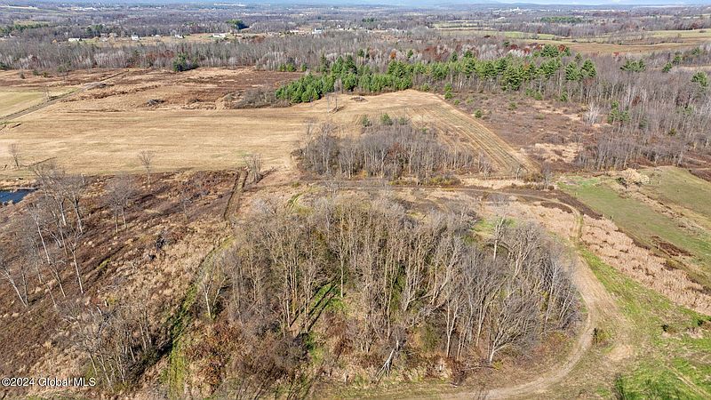 4th image of 403 Townline Road