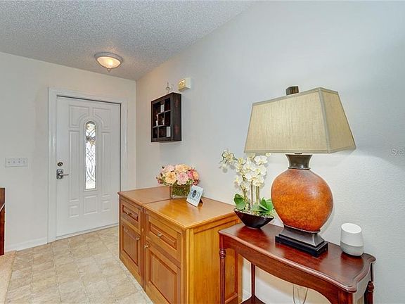 5th image of 2973 Woodpine Cir