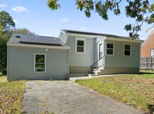 114 Bloomingdale Rd, Waterford, CT 06385