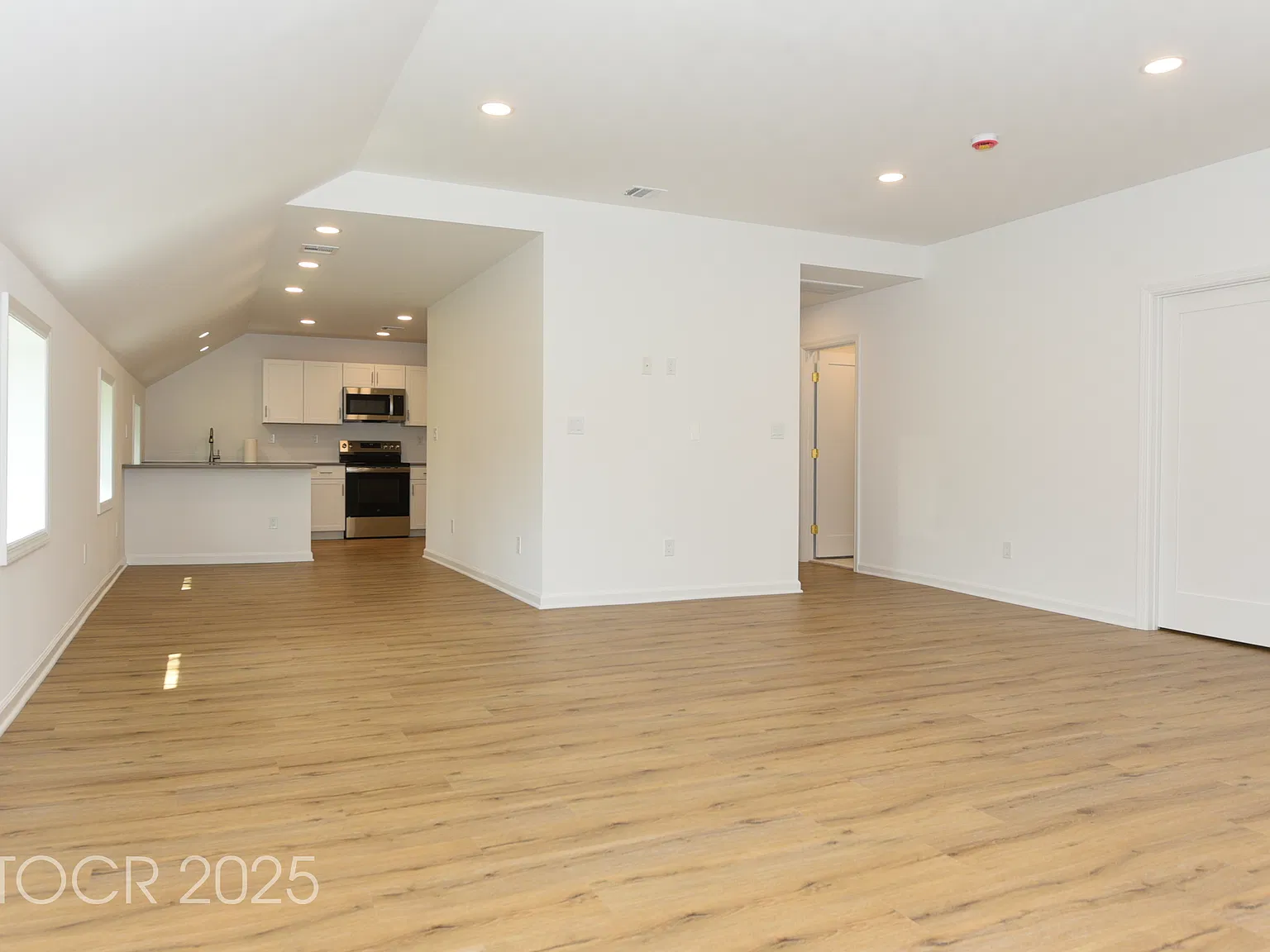 Studio, $2,850 — Photo 4