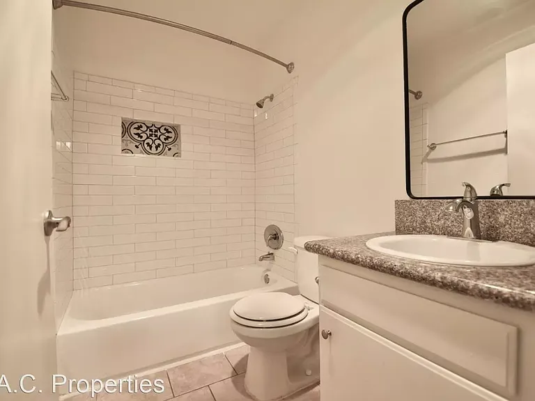 11505 Riverside Dr — Photo 10