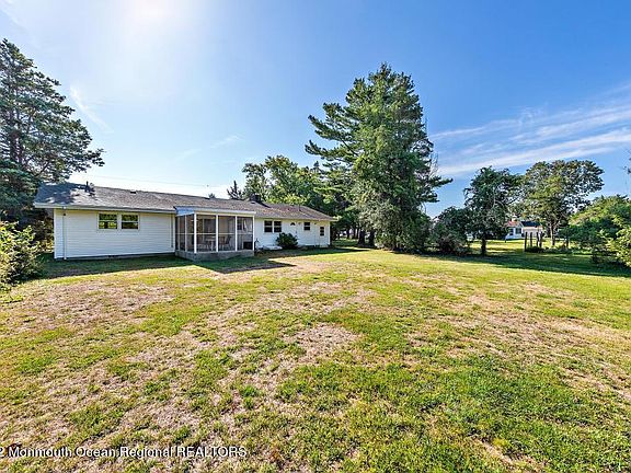 2nd image of 13 Plantation Dr