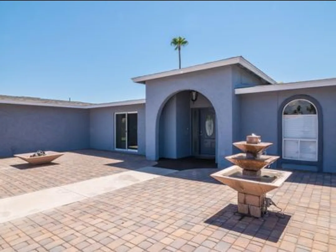 3 bed, 1900 sqft, $3,300 — Photo 3