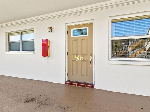 3rd image of 5940 21st St N APT 8