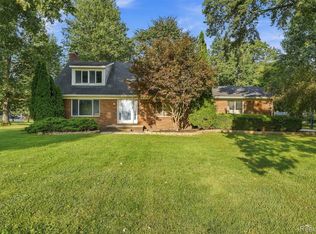 26516 Romine Rd, New Boston, MI 48164