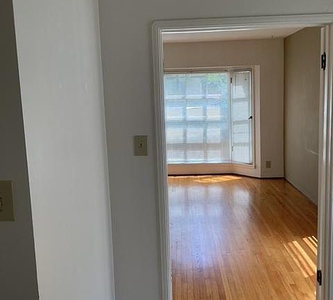 4th image of 7701 Friends Ave